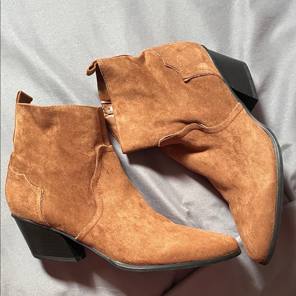 Forever 21 Suede Ankle Boots in Tan